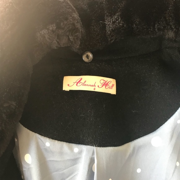 Australian Designer Wool Coat w/ Removable Collar - Picture 4 of 5